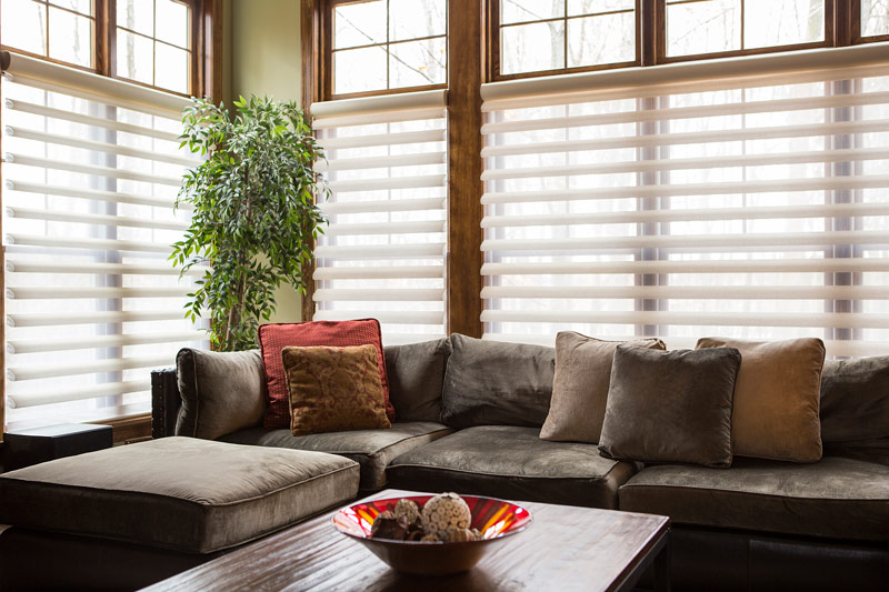 sofa-and-blinds-in-living-room